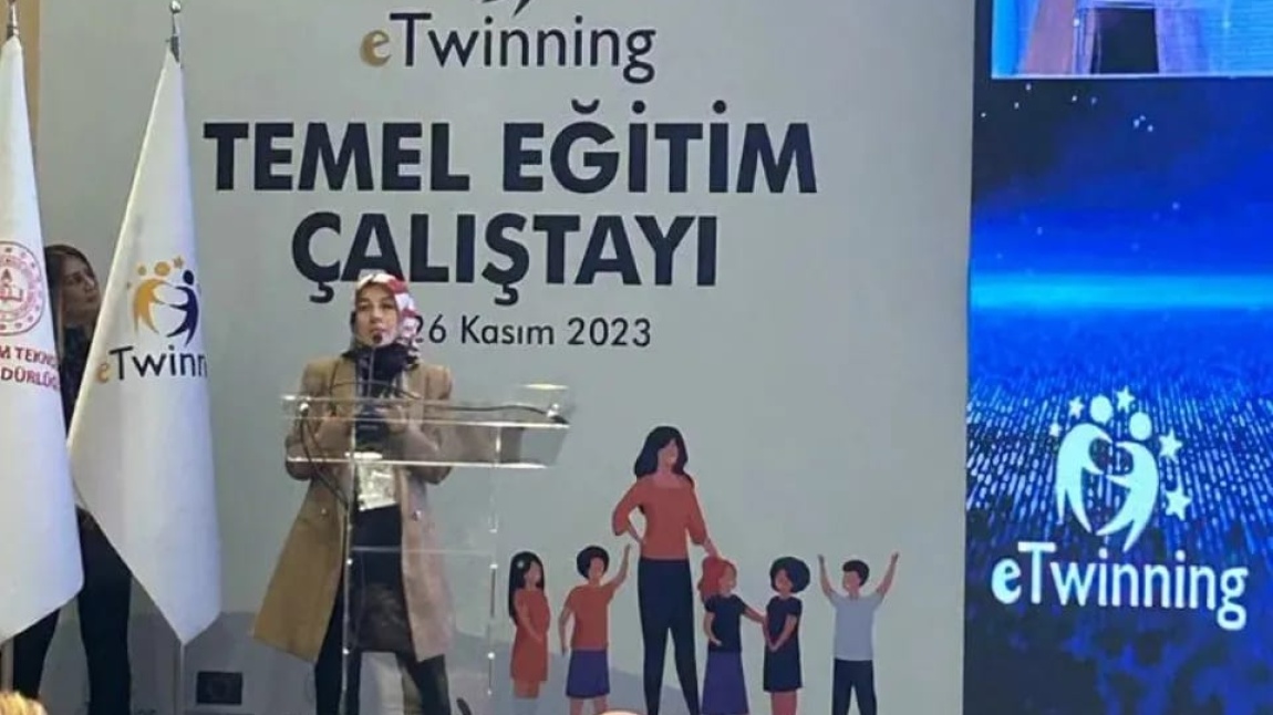 Hediye ÇETİNGÖL öğretmenimiz, Antalya'da yapılan eTwining  2023 yılı Temel Eğitim Çalıştayı'na katıldı.